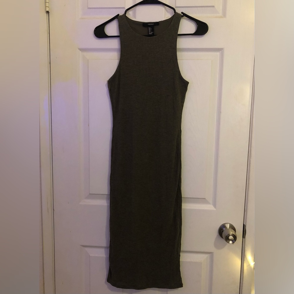 Ribbed gray tank dress.